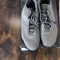 Jordan Horizon Wolf Grey Size 9