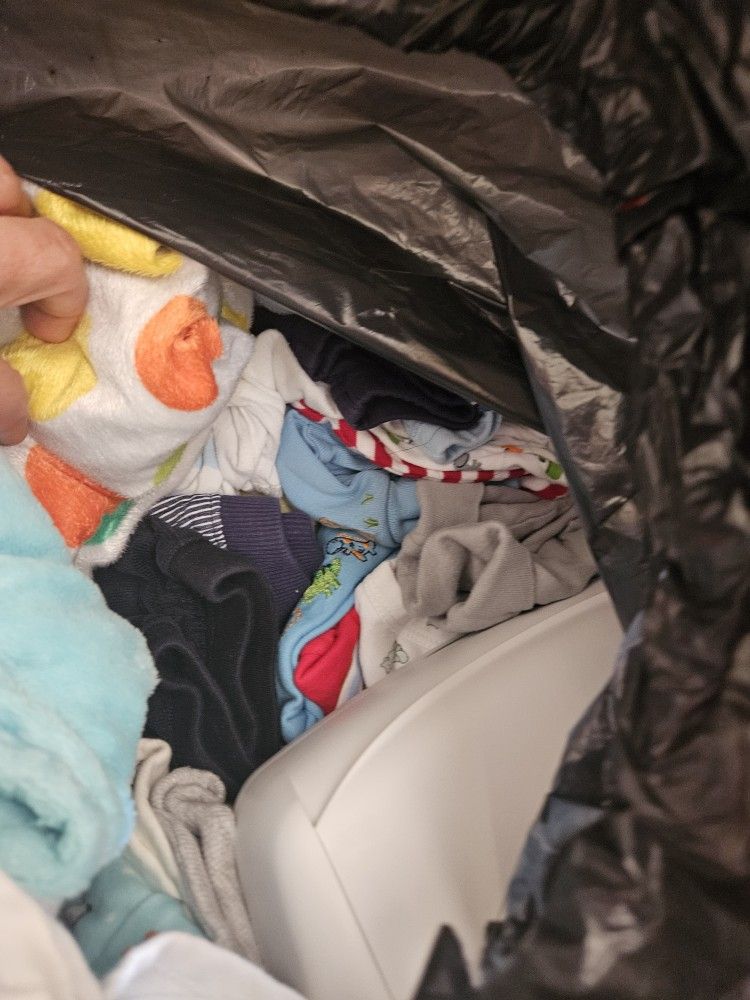 Large Bag Of Infant Items Blankrts Yo Choose From. 1 And 2 It3ms.