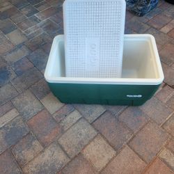 Earth Series By Igloo Cooler Excellent Condition