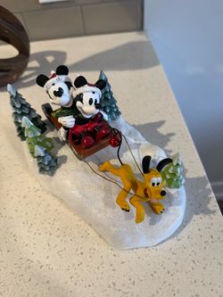 Mickey & Minnie Sleigh Ride Christmas Table Decor