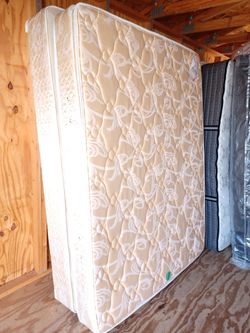 Queen Mattress And Boxspring 