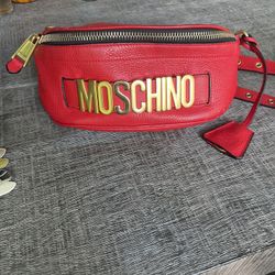 Moschino 