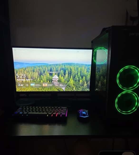 Full gaming set up (includes, PC monitor)