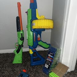 3 perfect condition Nerf guns, with 150 bullets