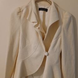 Nanette Laporte Women's Blazer Size 4 US Cream/Beige Color. Excellent Condition.