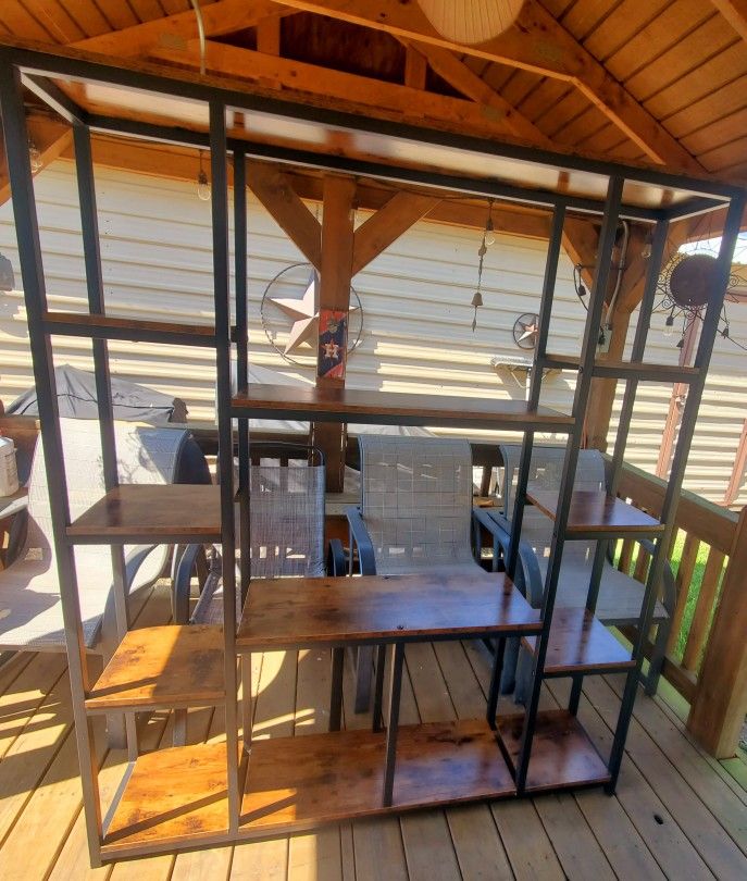 METAL FRAME WOOD SHELVES STURDY for Sale in Pearland, TX OfferUp