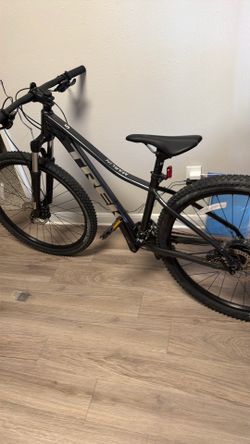 Marlin 5 Trek bike
