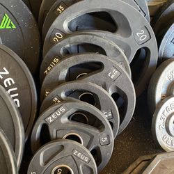 All Brand New Urethane Olympic Weight Sets With Barbell And Clips 