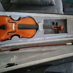 Used Violin with Case -Violin Usado Buena condicion.