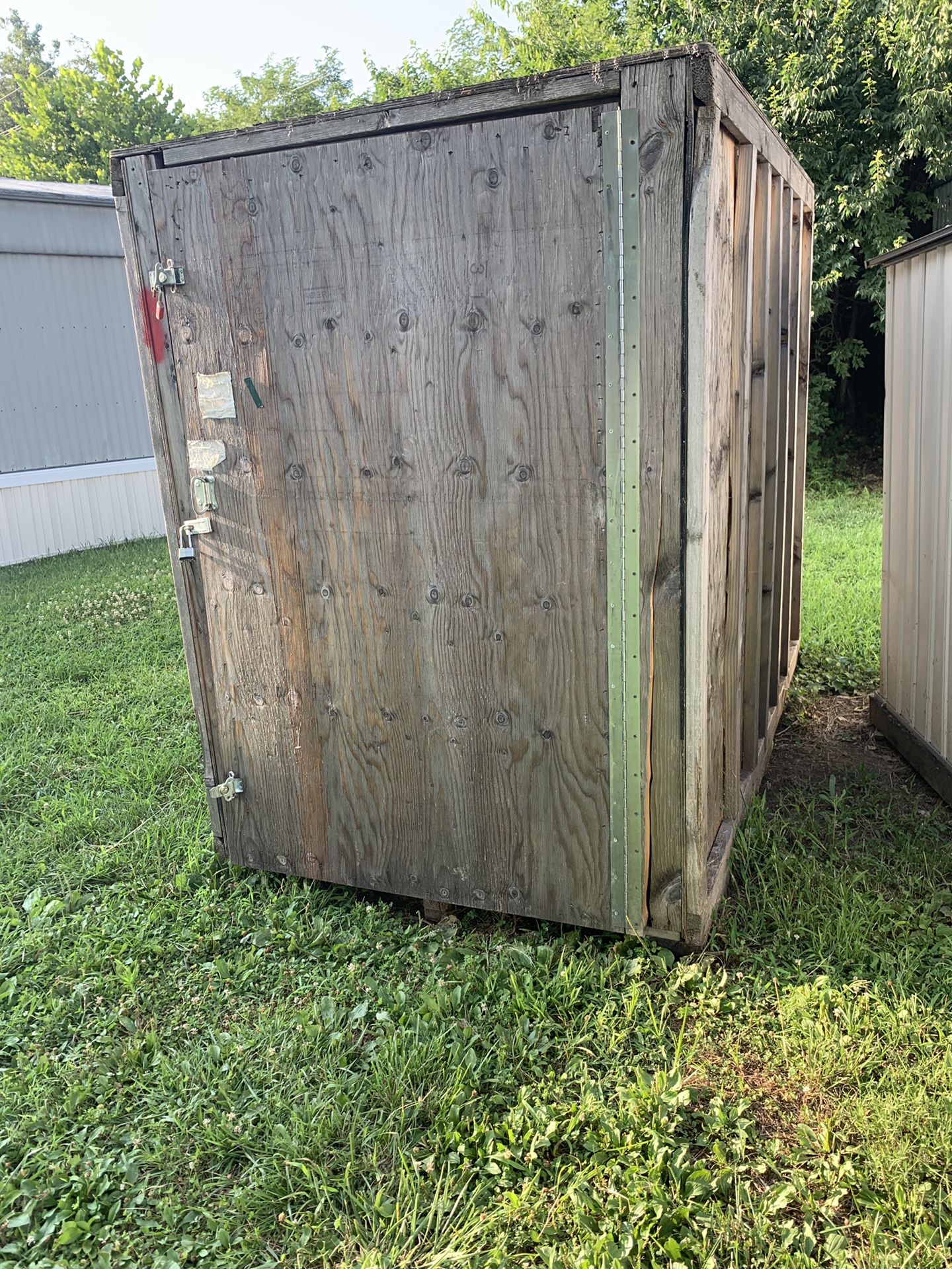 Free shed/Storage crate