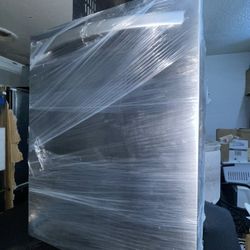 Lg 24”width stainless steel Dishwasher Used Good Conditions 