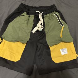 Shorts (small) (used)