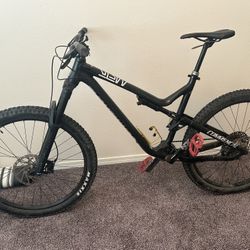 Commencal Meta AM Mountain Bike