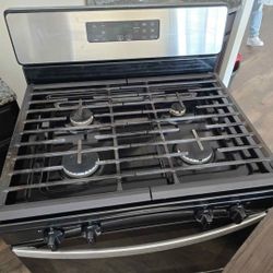 Gas Stove And Microwave 