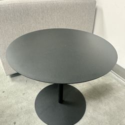 High-end 20” Round Metal Side Table - Black