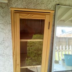 Bonita Vitrina De Madera Solida Soli Wood  13 In Scuer  6fi To Hi