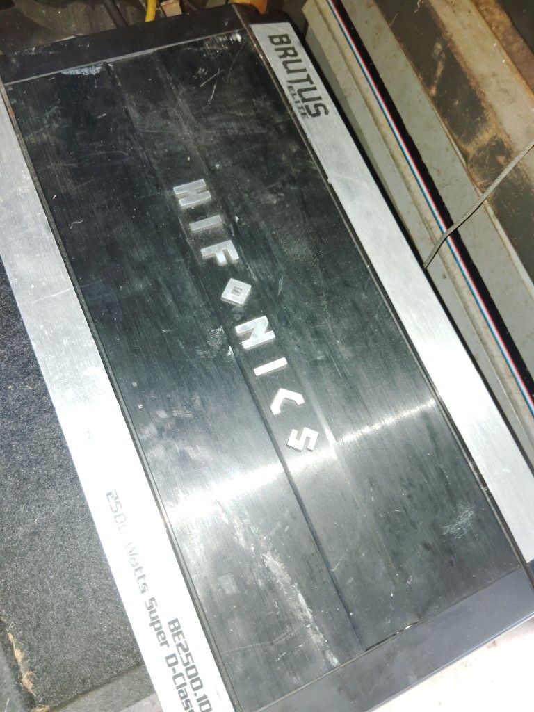 Hifonics Amplifier 2500watts  $230