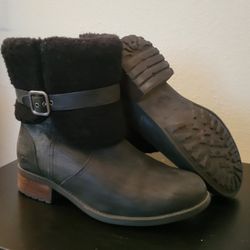 Women's UGG Australia
"Bayreuth ll" Cuffed Buckle Boots *  Women's 8.5 * BLACK *  Leather/Shearling
