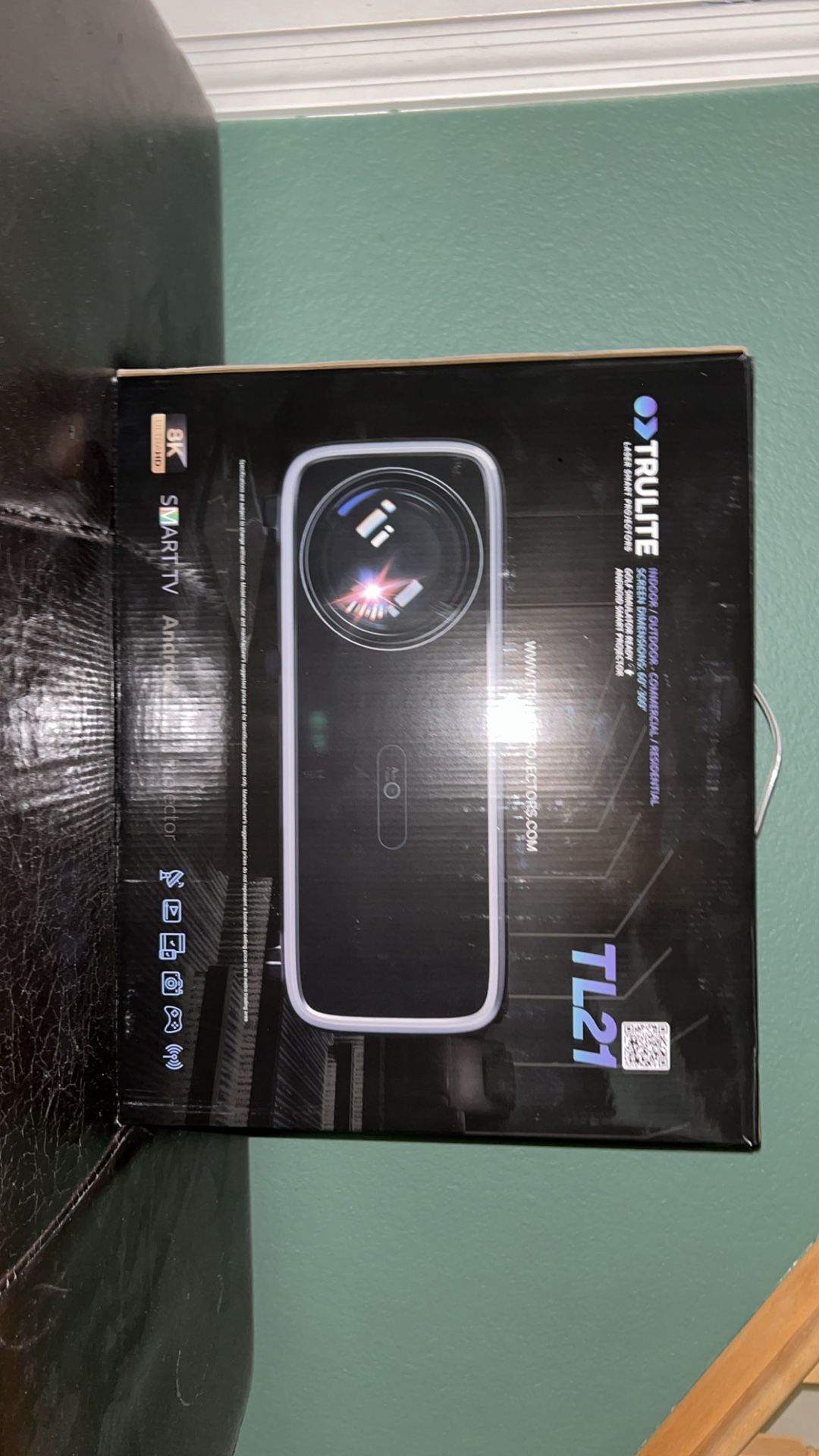 8k Resolution Trulite Tl21 Projector With Screen