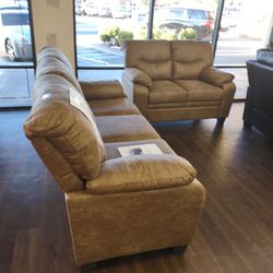 Sofia Loveseat