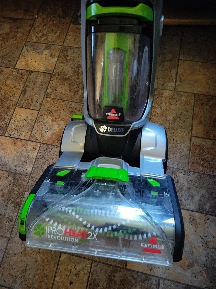 Bissel Carpet Shampooer In Good Condition
