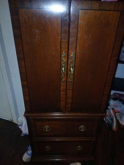 Jewelry armoire