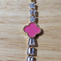 Elegant Stylish Pink Women's Clover Bracelet 