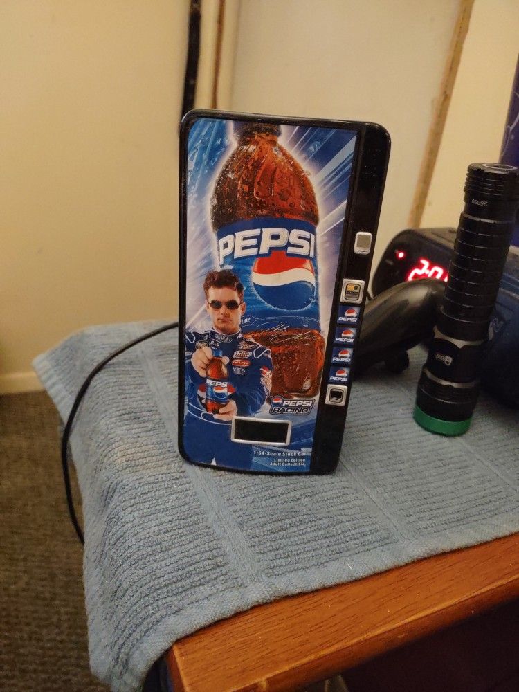 Jeff Gordon And Pepsi Collectors Tin