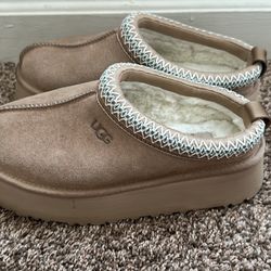 UGG  Tasman Platform WOMEN Slipper Women’s Size 6 