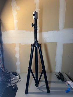 Adjustable DJ Speaker / Lighting Tripod Stand with Mounting Adapter