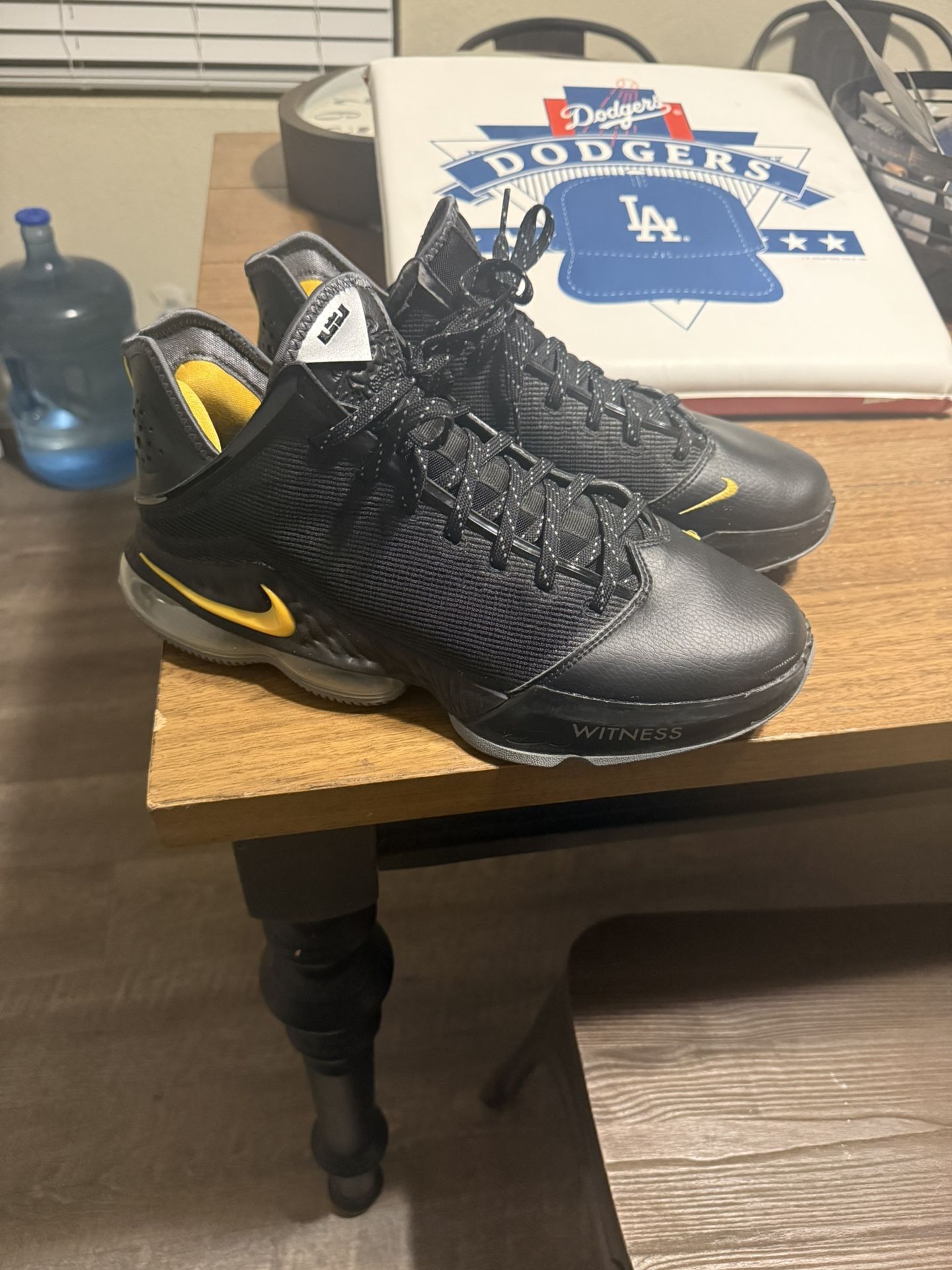 Nike LeBron 19 Low Top Shoes 11.5