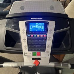 NordicTrack 5.5 Collapsible Treadmill