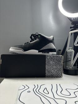 Jordan 3 Retro “Green Glow” Size 12