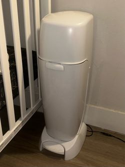Diaper Genie + REFILLS