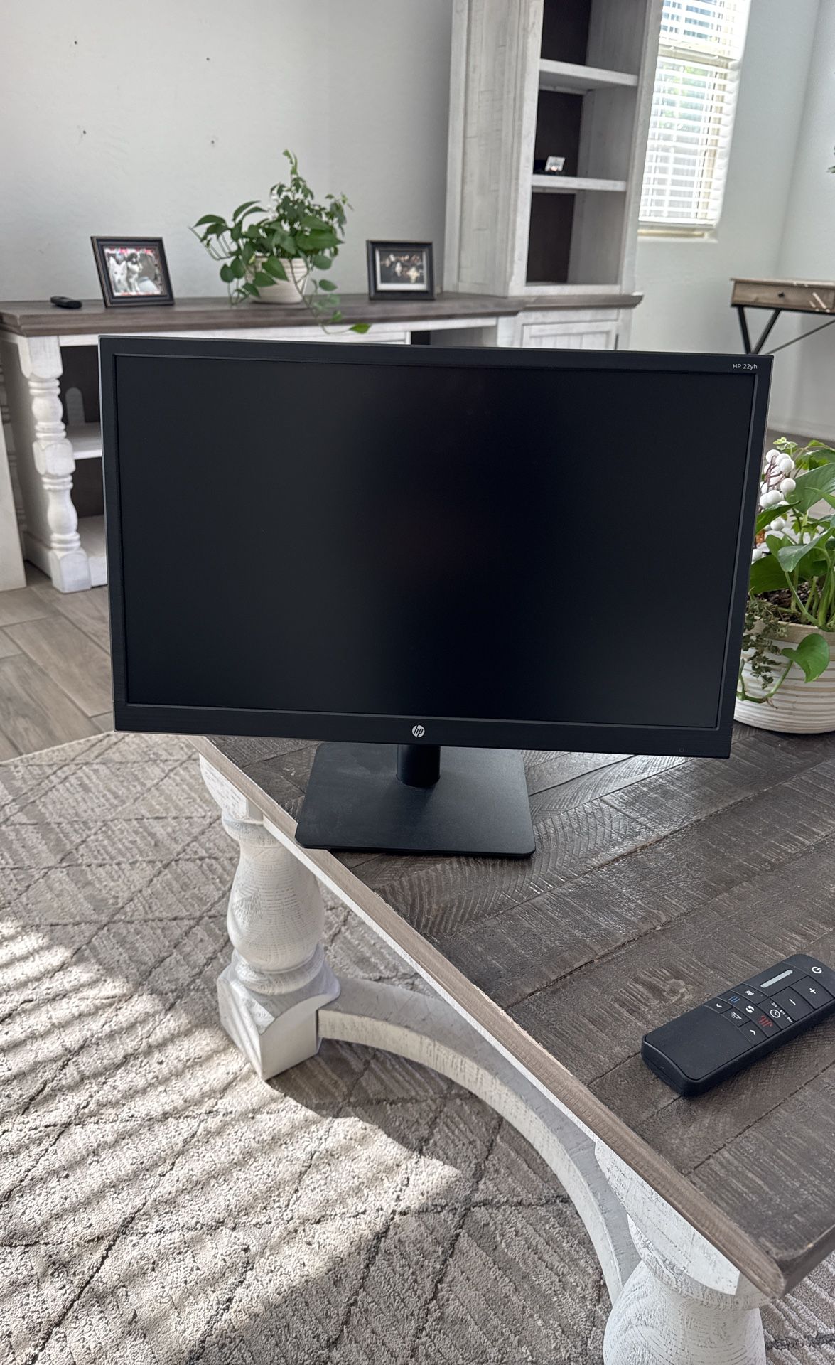 HP Computer Monitors  (2)