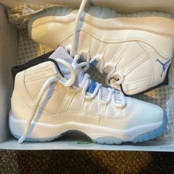 Jordan 11 Columbia 