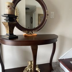 Very  Nice entry console with the mirror