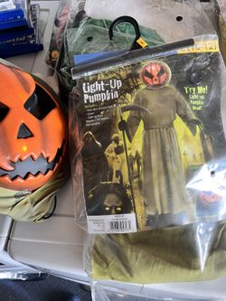 Halloween Costumes 