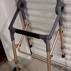 Roami 4-in-1 