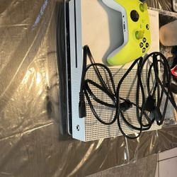 Xbox One With Green Xbox Control 