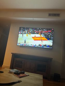 Flat screen tv/wall mount and sound bar