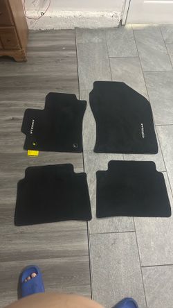 Tapetes originales nuevos para un Toyota Corolla del 2019 en adelante