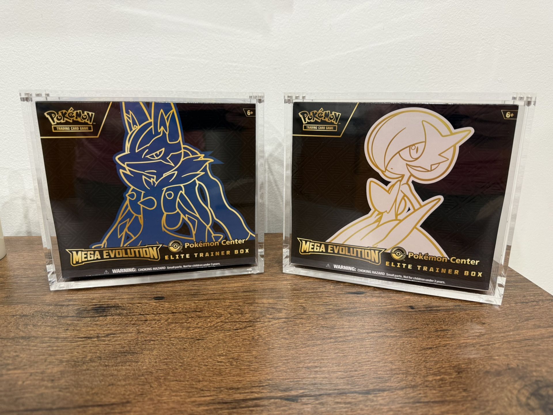 Pokemon Center Mega Evolution Gardevoir & Lucario ETB