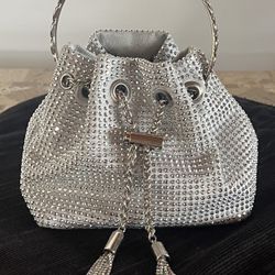 Beautiful  Rhinestone Crystal Evening Bucket Clutch Elegant Formal Handbag