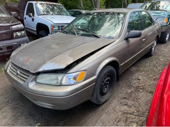 For Parts 1999 Toyota Camry Parting Out