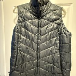 Women’s North Face Vest - Size Large