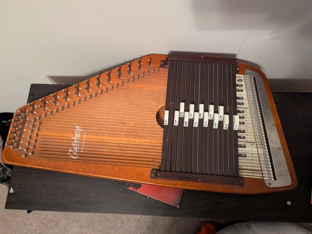 Vintage Oscar Schmidt Berkshire 15 Chord Autoharp