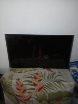 40" VIZIO SMART TV $100