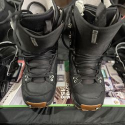 Size 9 Burton Men’s Snowboard Boots