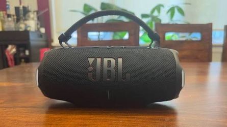 JBL charge 6 portable speaker
